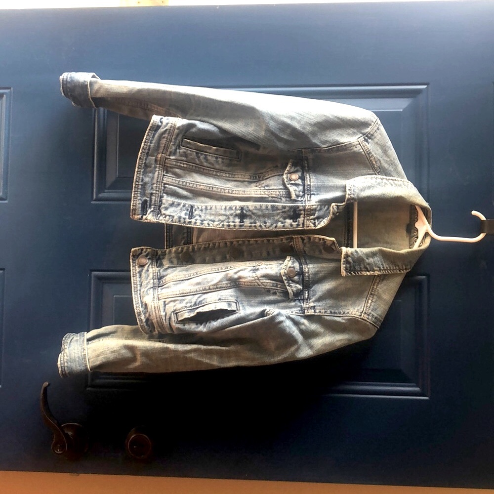 AEO Cropped Denim Jacket